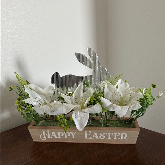 NWT Happy Easter Faux Floral Arrangement Wooden Box Centerpiece w/ Metal Bunny - Picture 16 of 17